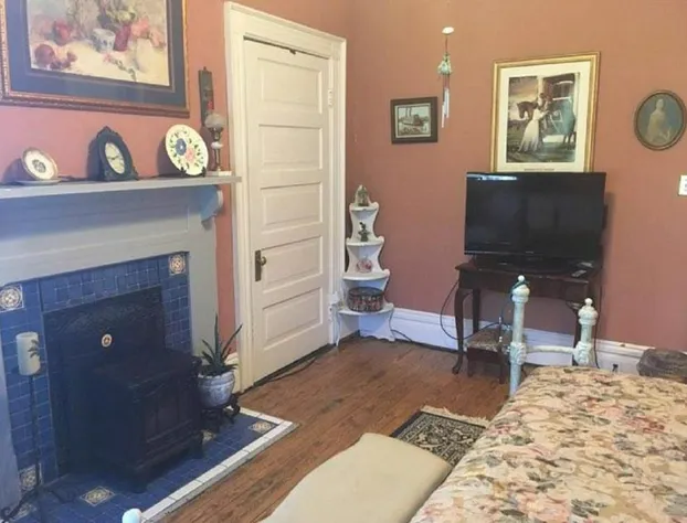 Inn Upon Moon River Plantation hotel detail image 4