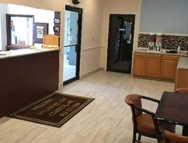 Wilshire Inn hotel detail image 2