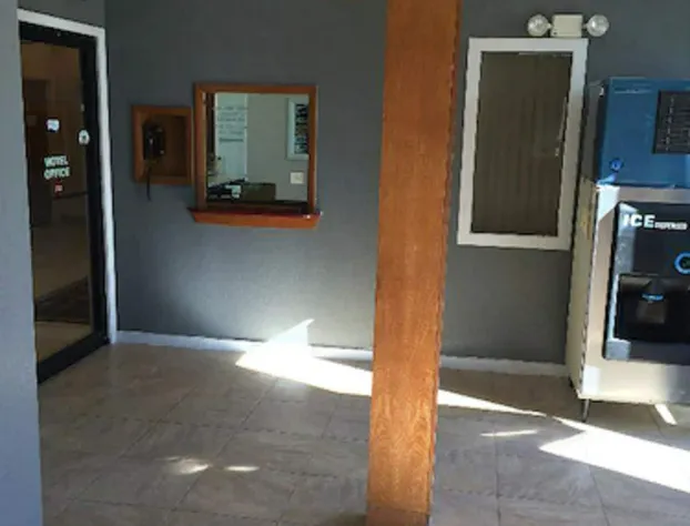 Wilshire Inn hotel detail image 3