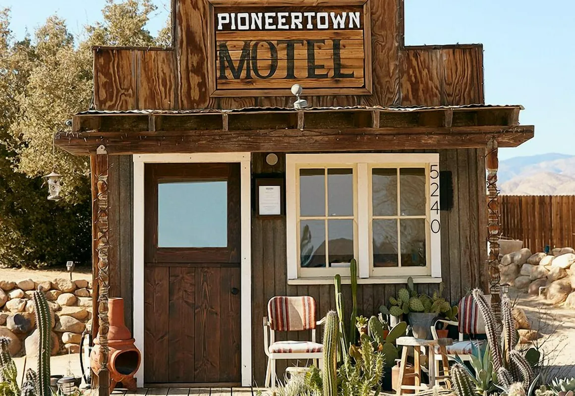Pioneertown Motel hotel hero