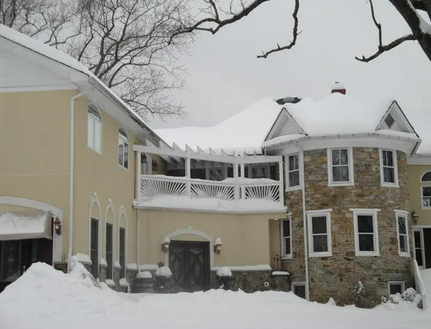 Stone Manor Boutique Inn hotel detail image 1