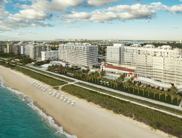 Four Seasons Hotel at The Surf Club hotel detail image 2