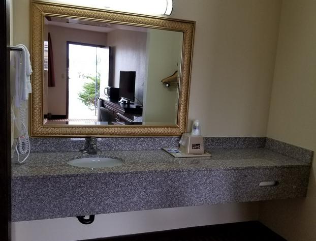 Scottish Inns & Suites Eau Claire hotel detail image 2
