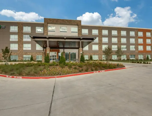 Holiday Inn Express & Suites Dallas North - Addison by IHG hotel detail image 2
