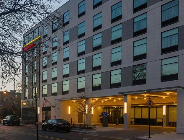 Hampton Inn Chicago North-Loyola Station hotel detail image 1