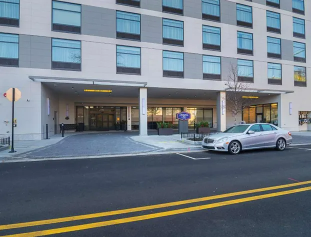 Hampton Inn Chicago North-Loyola Station hotel detail image 2