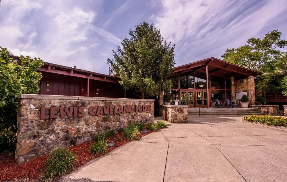 Carter Caves State Resort Park hotel hero