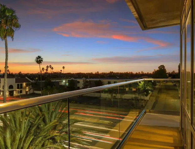 Hampton Inn & Suites LAX El Segundo hotel detail image 1