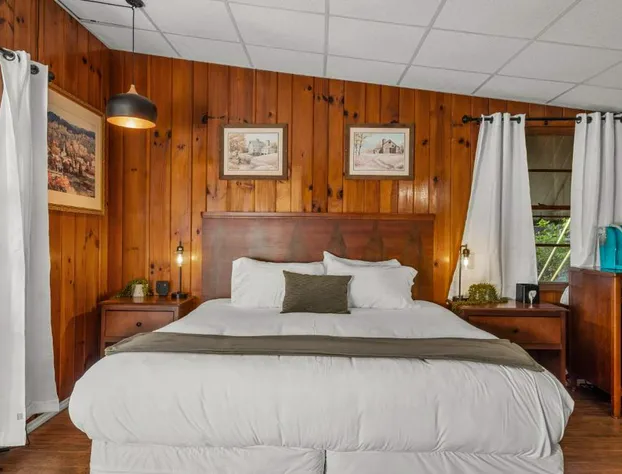 CedarWood Inn hotel detail image 2
