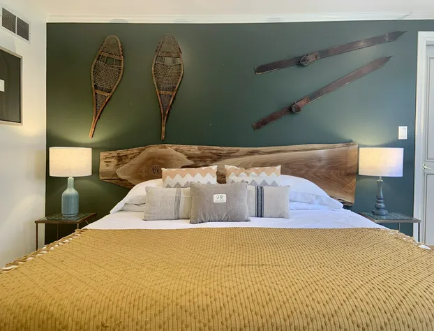 Queen Regent hotel detail image 3