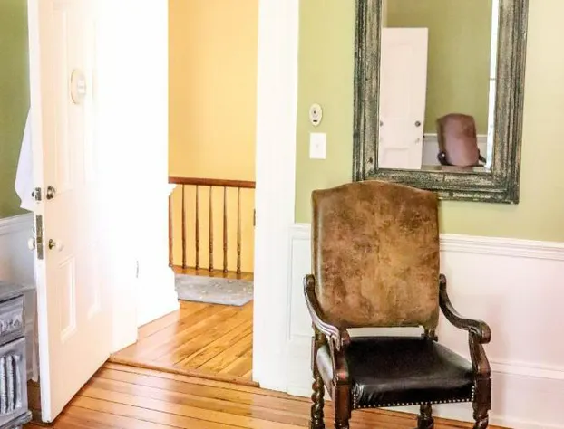 Early Inn at the Grove hotel detail image 1