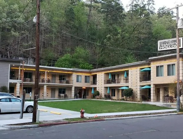 The Happy Hollow hotel detail image 1