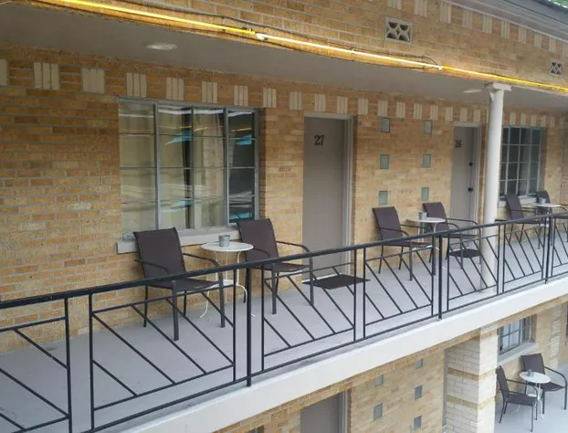 The Happy Hollow hotel detail image 2