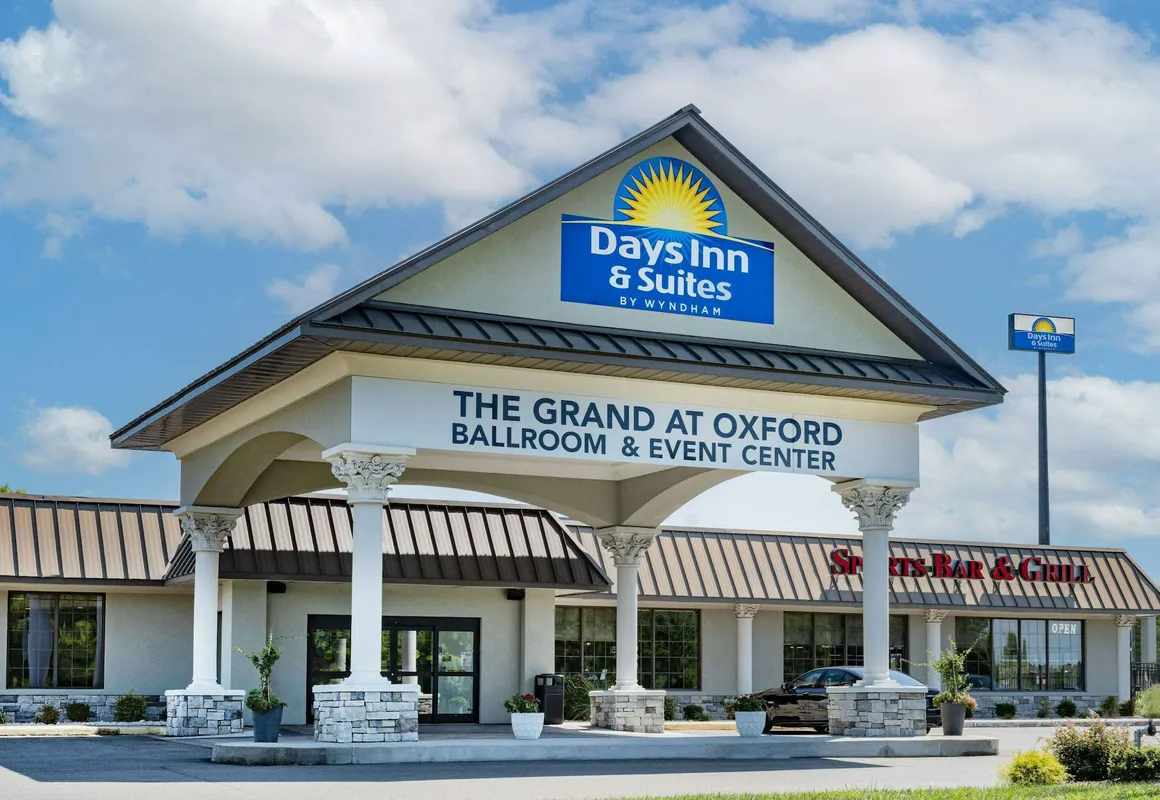 Days Inn and Suites by Wyndham Oxford hotel hero