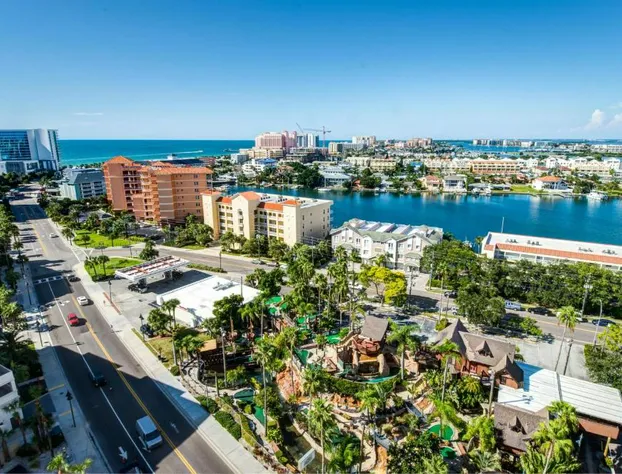 Hampton Inn & Suites Clearwater Beach hotel detail image 2