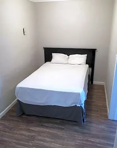 Good Knight Inn Motel hotel detail image 2