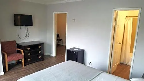 Good Knight Inn Motel hotel detail image 4