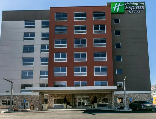 Holiday Inn Express & Suites Jersey City North - Hoboken by IHG hotel detail image 2