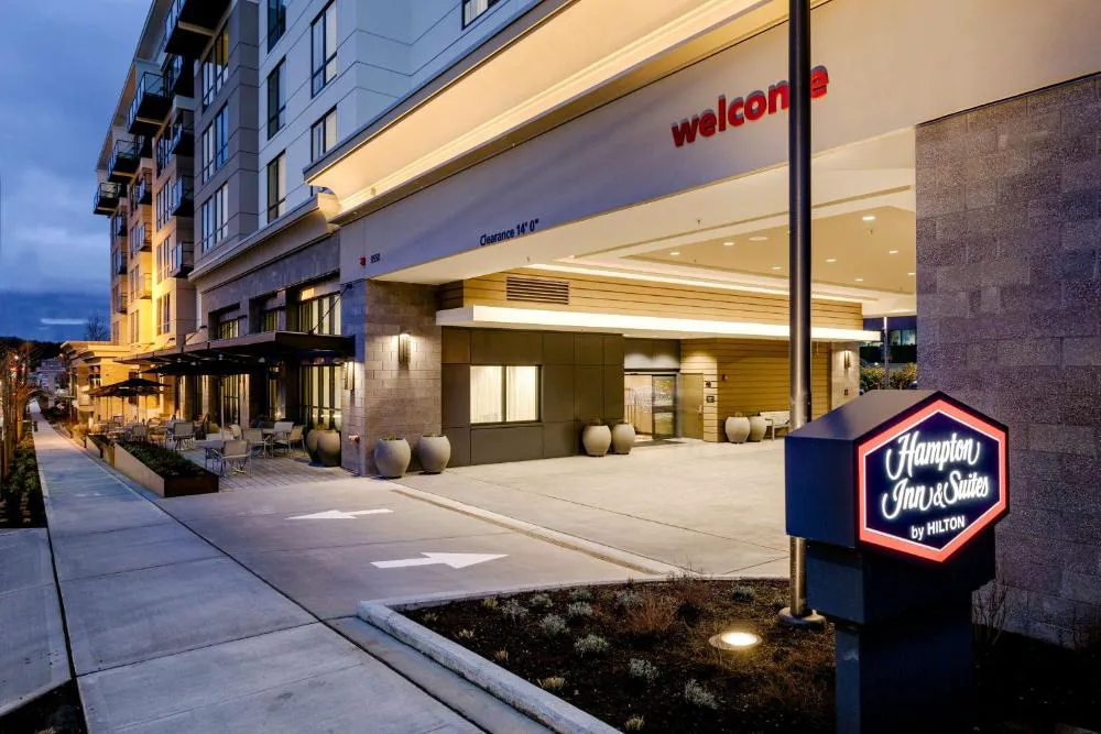 Hampton Inn & Suites by Hilton Seattle/Northgate hotel hero
