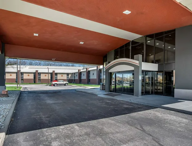 Econo Lodge Inn & Suites hotel detail image 1