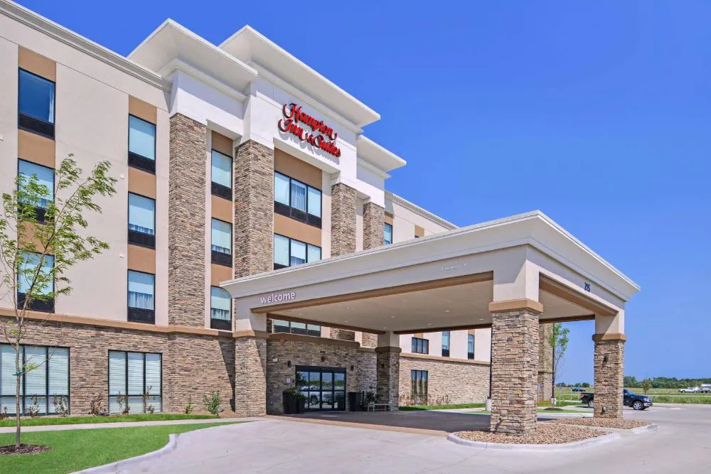 Hampton Inn & Suites Altoona-Des Moines hotel hero