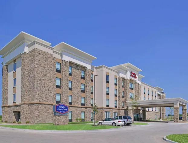 Hampton Inn & Suites Altoona-Des Moines hotel detail image 3