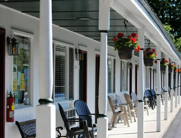 Rock Ledge Motel hotel detail image 4