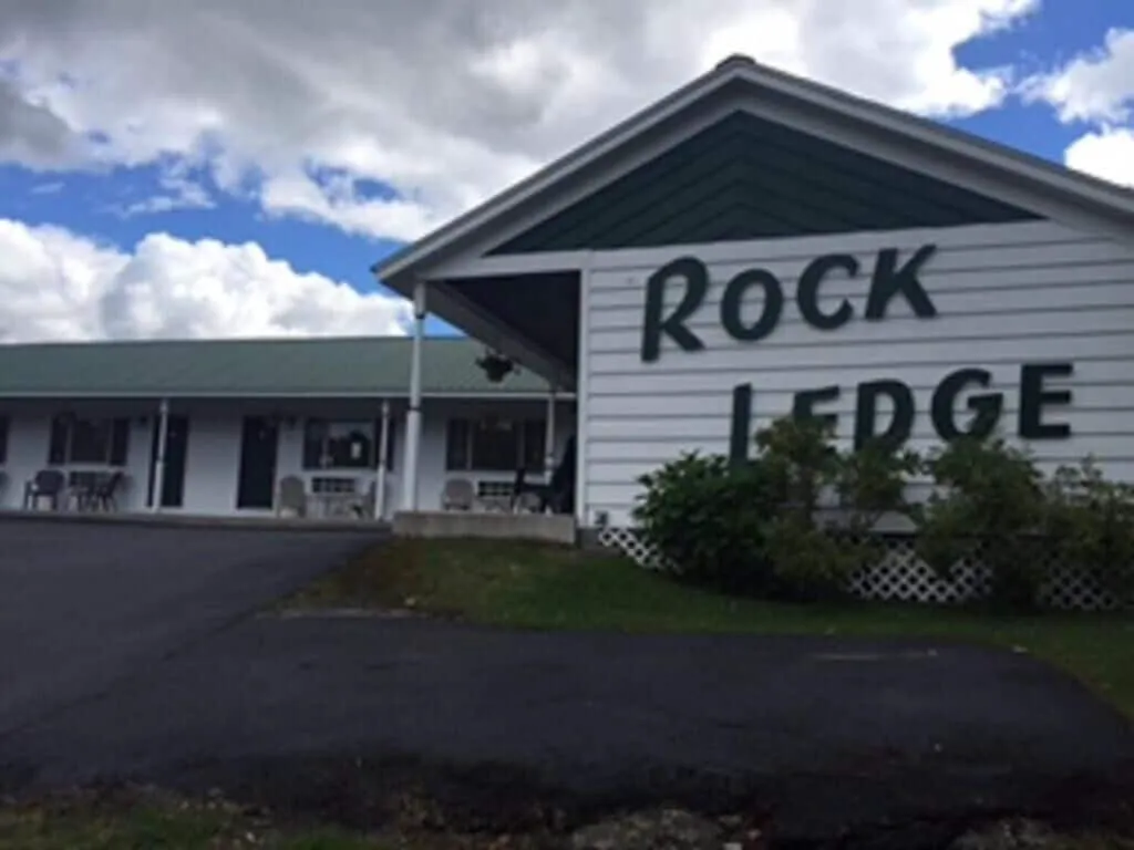 Rock Ledge Motel hotel hero