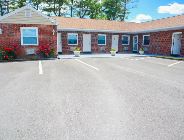 The Lancaster Motel By OYO Ronks near Paradise hotel detail image 3