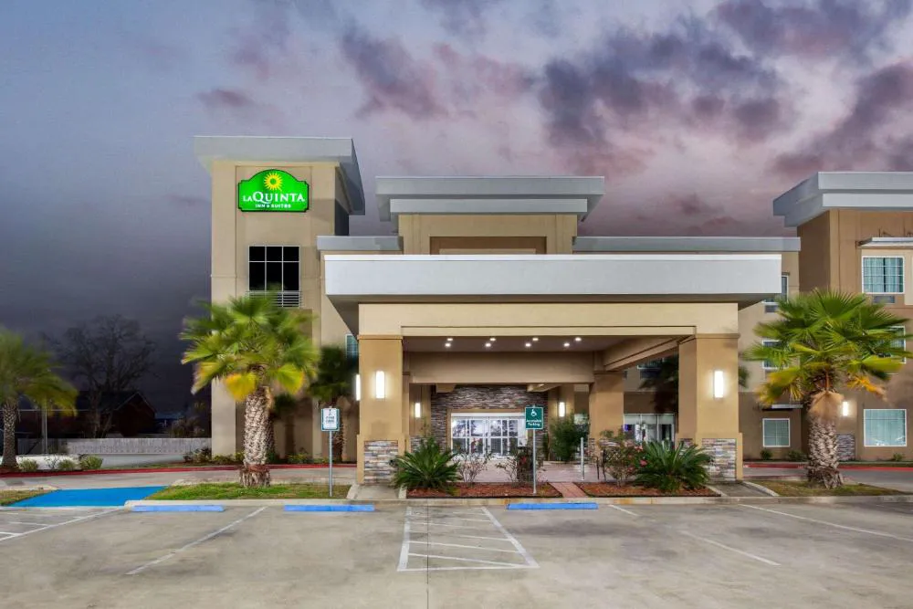 La Quinta Inn & Suites by Wyndham Lake Charles - Westlake hotel hero