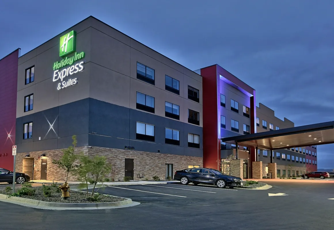 Holiday Inn Express and Suites Broomfield by IHG hotel hero