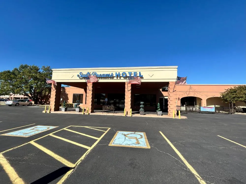 Suite Dreams Motel By Capital O Mattoon I - 57 hotel hero