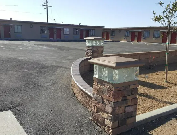 Motel 6 on Maple hotel detail image 1