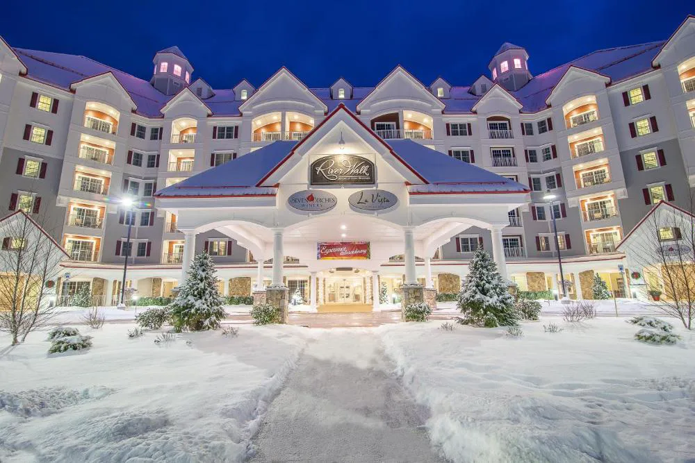 RiverWalk Resort at Loon Mountain hotel hero