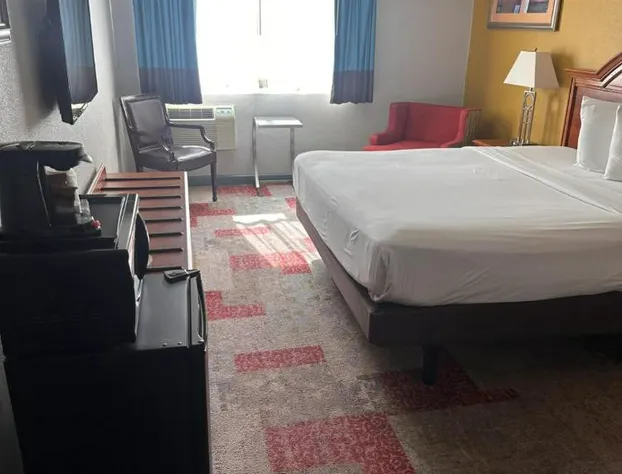 Americas Best Value Inn Hayward hotel detail image 1