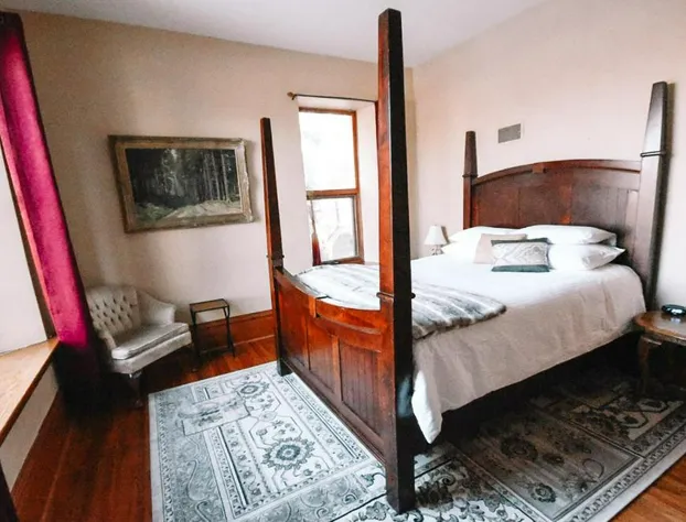 Bella's Castle hotel detail image 3