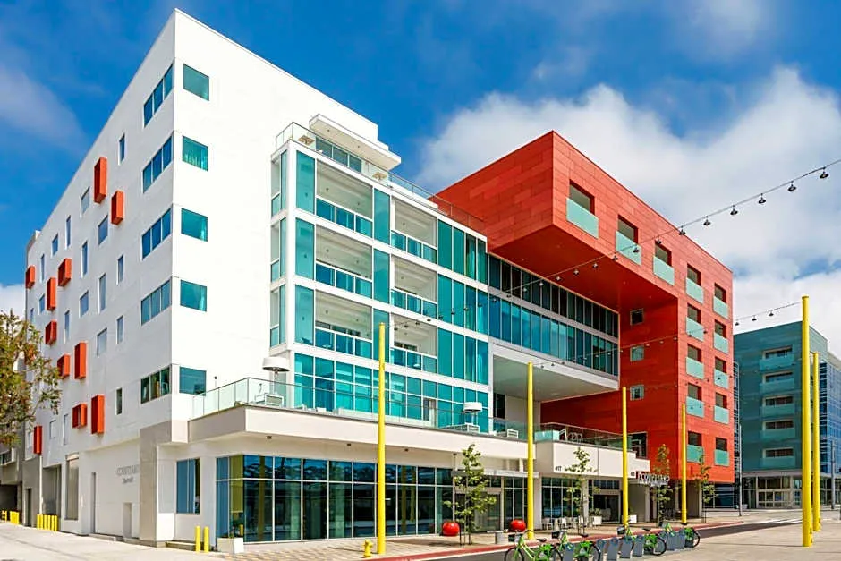 Courtyard by Marriott Santa Monica hotel hero