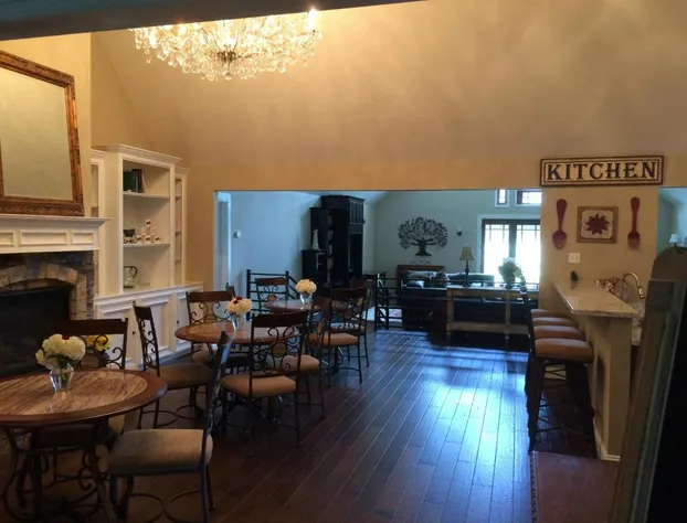 Maple Creek Bed and Breakfast hotel detail image 1