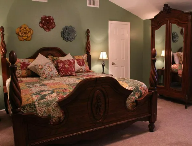 Maple Creek Bed and Breakfast hotel detail image 1