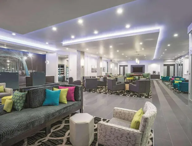 La Quinta Inn & Suites by Wyndham Cleveland TN hotel detail image 4