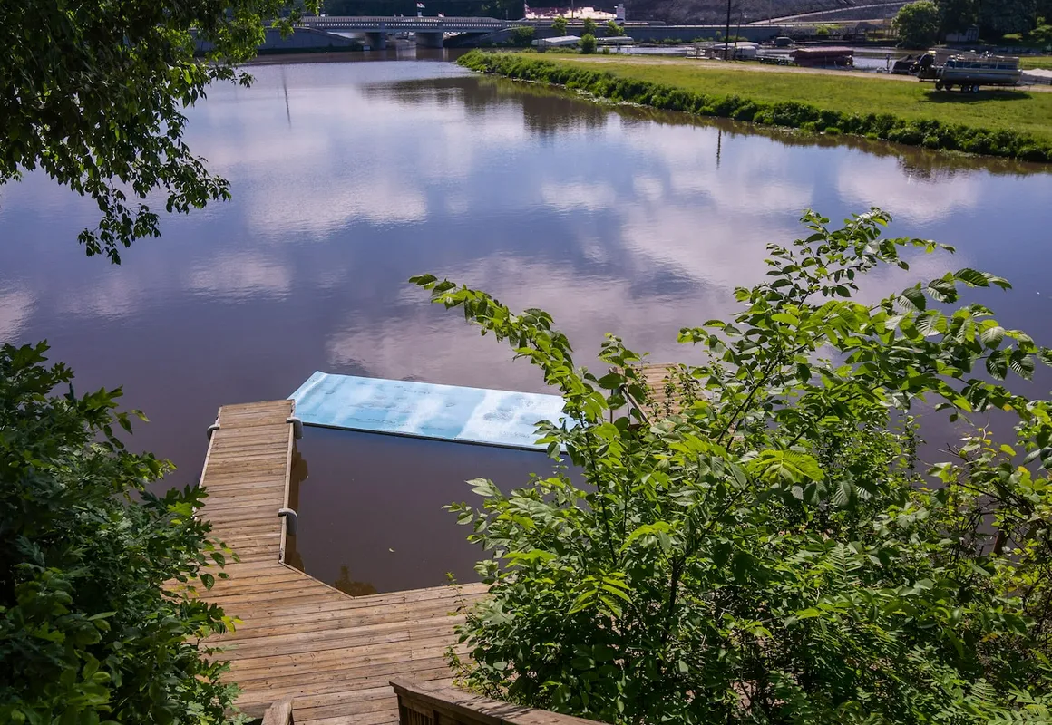 Bluebird Bay Resort hotel hero