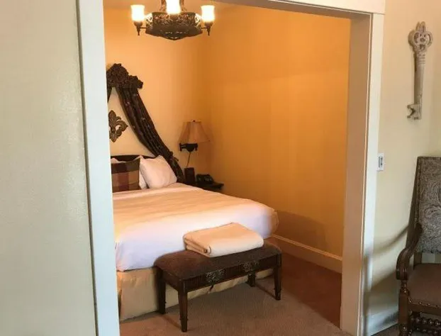 Ye Old English Inn hotel detail image 2