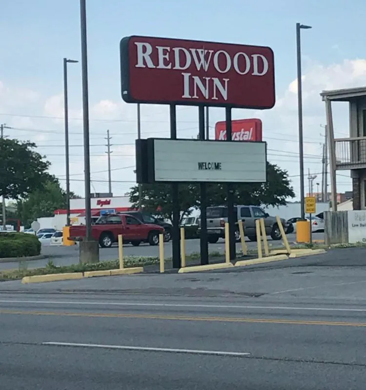 Redwood Inn hotel hero