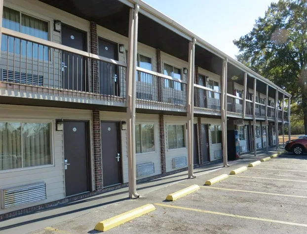 Redwood Inn hotel detail image 2