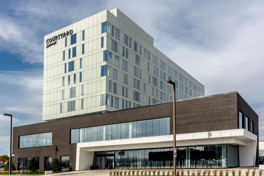 Courtyard by Marriott Quebec City hotel hero