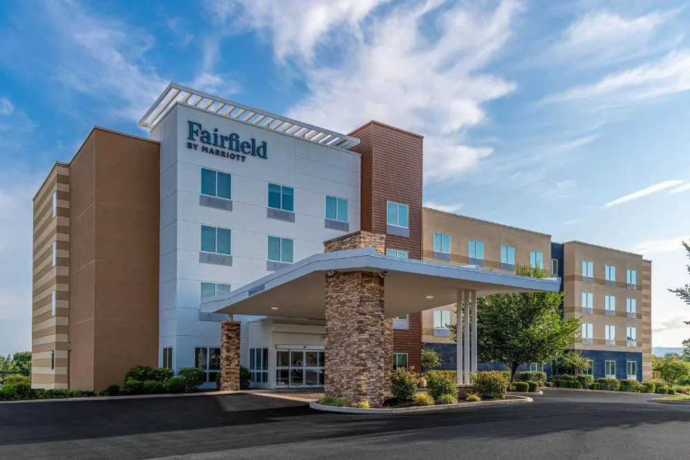 Fairfield Inn & Suites by Marriott Martinsburg hotel hero
