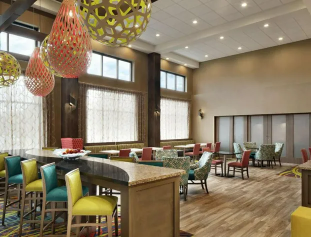 Hampton Inn & Suites St. Louis/Alton hotel detail image 3