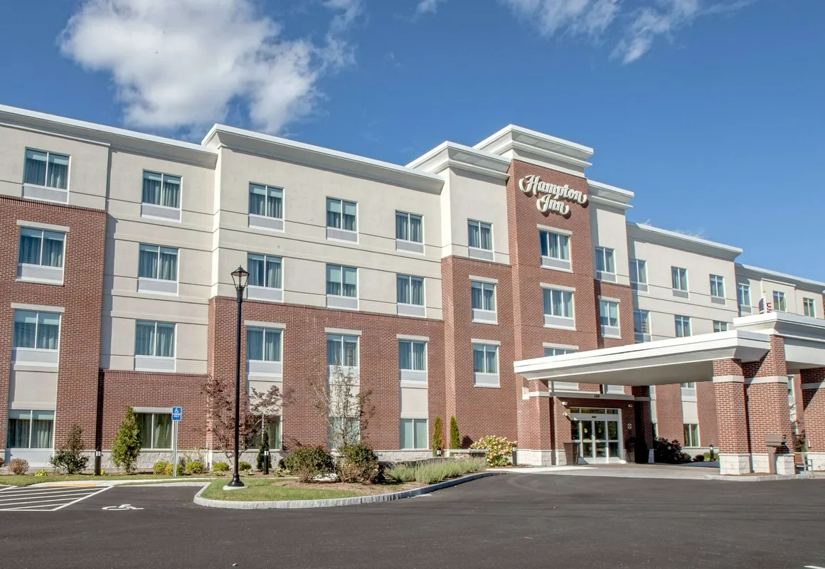 Hampton Inn by Hilton Amesbury hotel hero