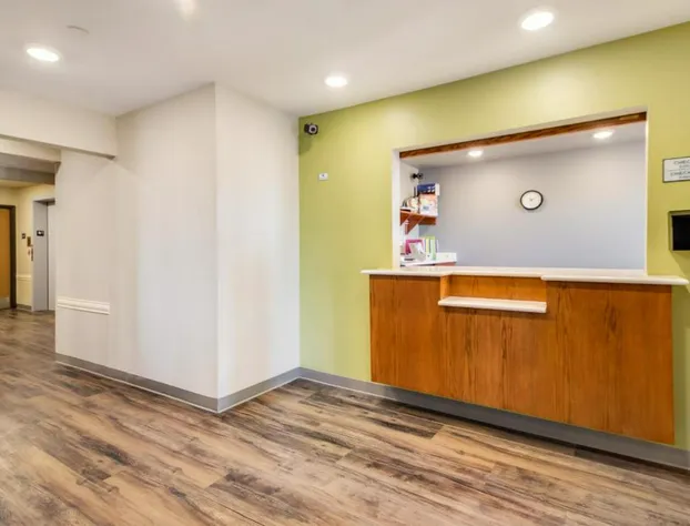 Econo Lodge Burlington I-70 hotel detail image 4