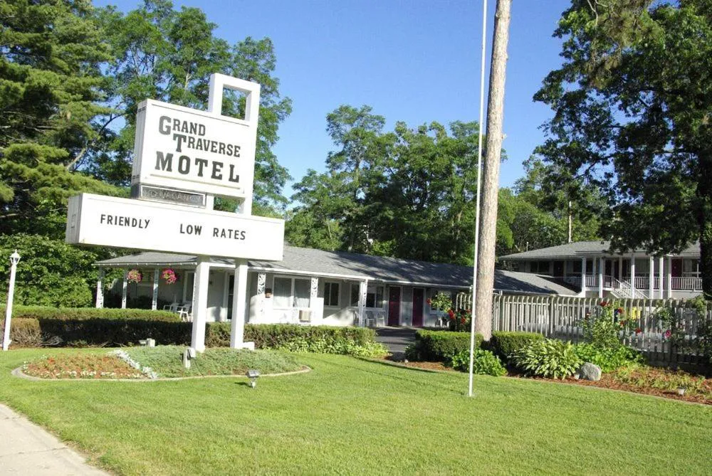 Grand Traverse Motel hotel hero